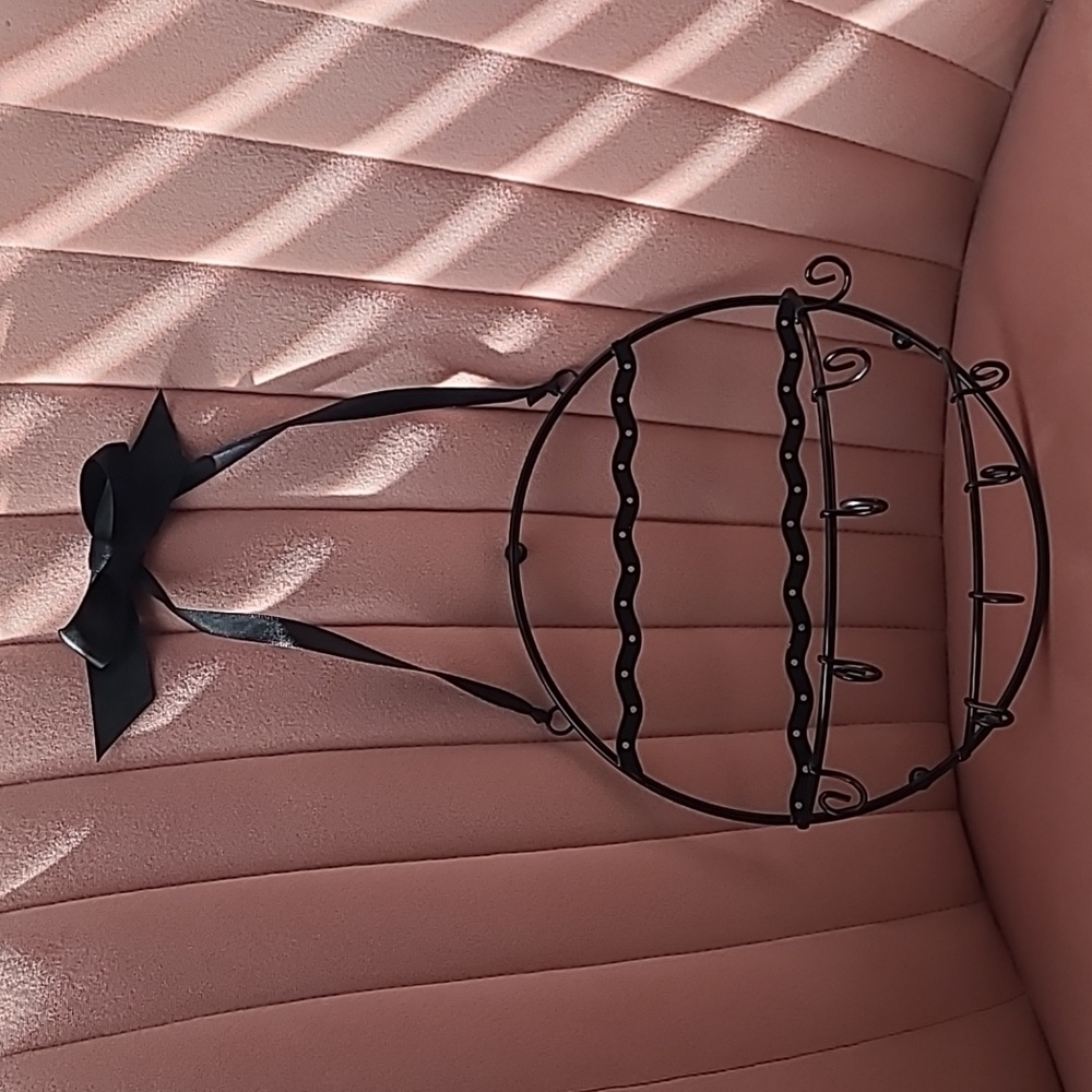 Black Metal Hanging Jewelry Organizer